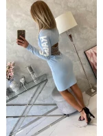 Otrhané modré šaty