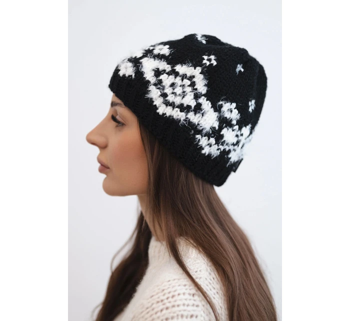 Dámská zimní vlněná čepice s ozdobnými krystalky K399 černá