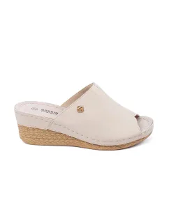 Zajímavé dámské  nazouváky hnědé na klínku