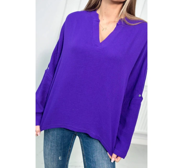 Mušelínová halenka s ohrnutými rukávy tmavě fialová