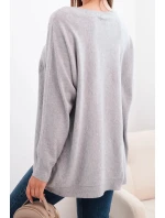 Dámský svetr s delším zadním dílem a  šedý model 21731262 - K-Fashion