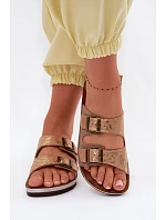 Dámské pantofle Béžové s přezkami model 22094896 - Inblu Dámské pantofle Béžové s přezkami model 22094896 - Inblu