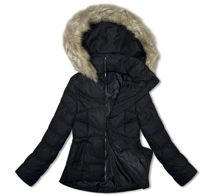 Černá krátká dámská prošívaná zimní bunda model 21247084 - J.STYLE Černá krátká dámská prošívaná zimní bunda model 21247084 - J.STYLE