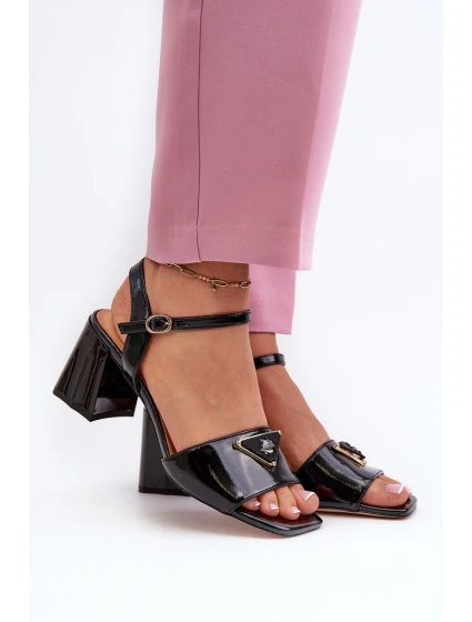 Elegantní Lakované Sandály Na Podpatku Černé D&A MR38-660 Elegantní Lakované Sandály Na Podpatku Černé D&A MR38-660