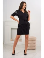 Šaty s křídly na ramenou černé