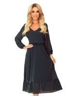 Dámské šifonové šaty v lahvově zelené barvě v délce midi, s dekoltem a volánkem 304-2 Dámské šifonové šaty v lahvově zelené barvě v délce midi, s dekoltem a volánkem 304-2