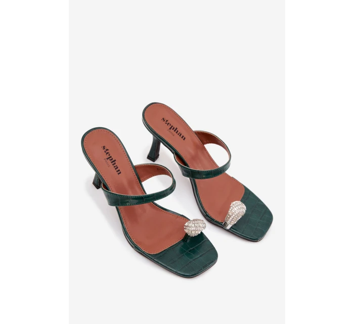 Dámské lodičky na podpatku s ozdobným detailem tmavě zelené model 21943395 - Boto Dámské lodičky na podpatku s ozdobným detailem tmavě zelené model 21943395 - Boto