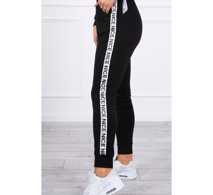 Sada s ozdobnými stuhami černé barvy