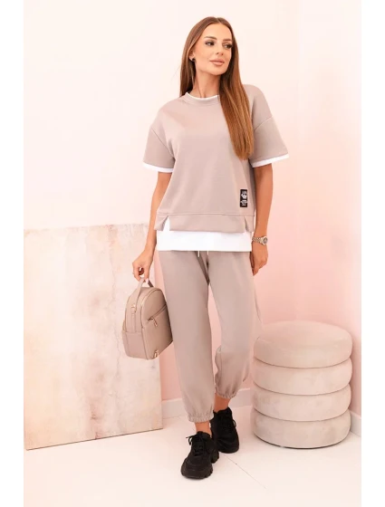 Dámská máslová souprava s krátkým rukávem a kalhotami tmavě béžová Dámská máslová souprava s krátkým rukávem a kalhotami tmavě béžová