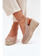 Dámské sandály na klínu s pletením růžové model 21699676 - Boto Dámské sandály na klínu s pletením růžové model 21699676 - Boto