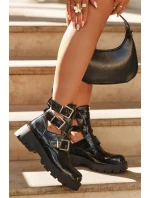 Lakované dámské kotníky s pásky a stříbrnými sponami Černé Helisse Lakované dámské kotníky s pásky a stříbrnými sponami Černé Helisse