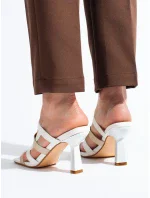 Krásné dámské nazouváky bílé na širokém podpatku Krásné dámské nazouváky bílé na širokém podpatku