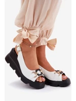 Dámské Kožené Sandály Na Klínu A Platformě S Dekorací Artiker 56C1588 Bílé