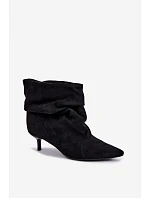 Černé slip-on kozačky typu Slouchy na podpatku Loralia Černé slip-on kozačky typu Slouchy na podpatku Loralia