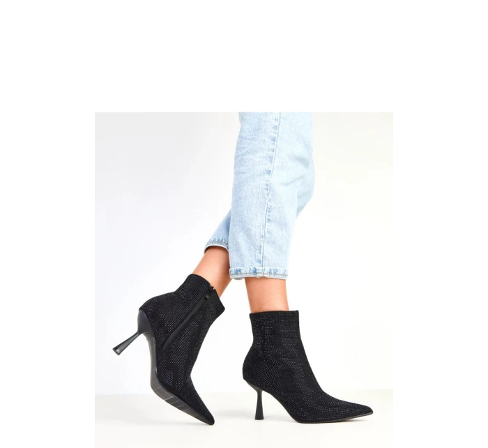 Boty na podpatku model 217896 Solea Boty na podpatku model 217896 Solea