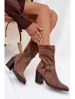 Dámské boty zateplené na podpatku s pásky a ozdobným detailem hnědé Neria Dámské boty zateplené na podpatku s pásky a ozdobným detailem hnědé Neria