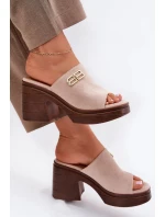 Dámské pantofle na masivním podpatku se zlatým detailem Vinceza – béžové