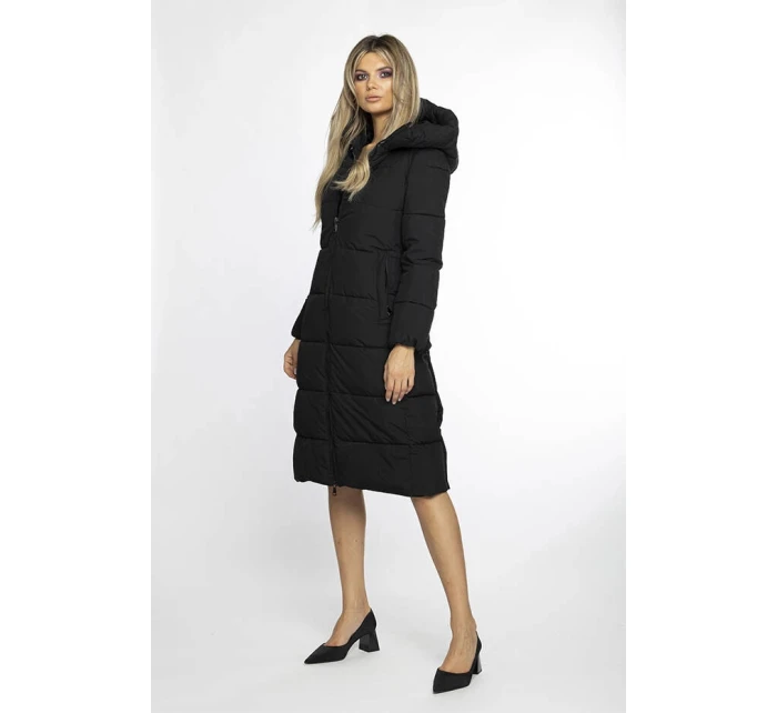 Dlouhá černá vypasovaná dámská zimní bunda model 21247555 - Ann Gissy