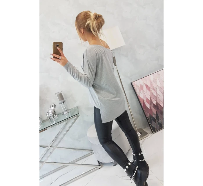 Halenka s potiskem a delšími zády šedá