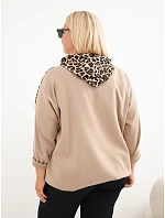 Dámská mikina Plus Size z viskózy s kapucí a leopardími vsadkami camelová Dámská mikina Plus Size z viskózy s kapucí a leopardími vsadkami camelová