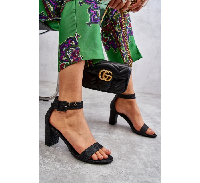 Lesklé sandály na podpatku Černé Maxim Lesklé sandály na podpatku Černé Maxim