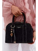 Kufříková Eko semišová kabelka s přívěskem Černá Sorielle