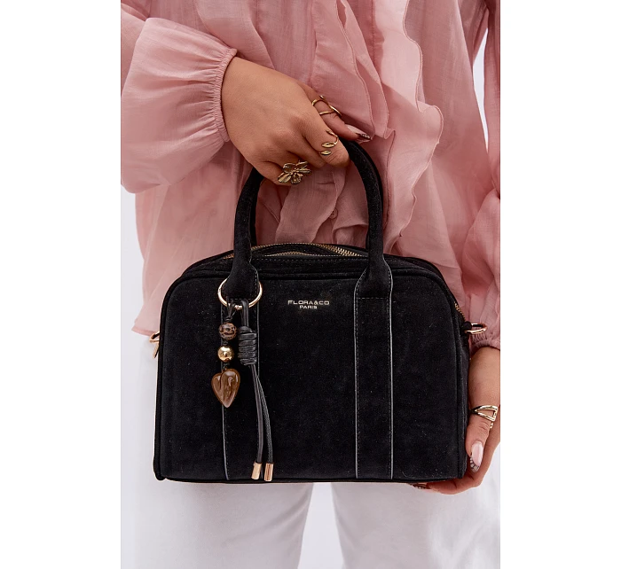 Kufříková Eko semišová kabelka s přívěskem Černá Sorielle