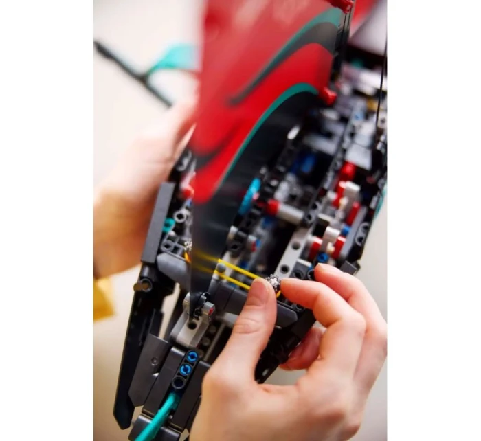 LEGO TECHNIC 42174 Jachta AC75 týmu Emirates New Zealand