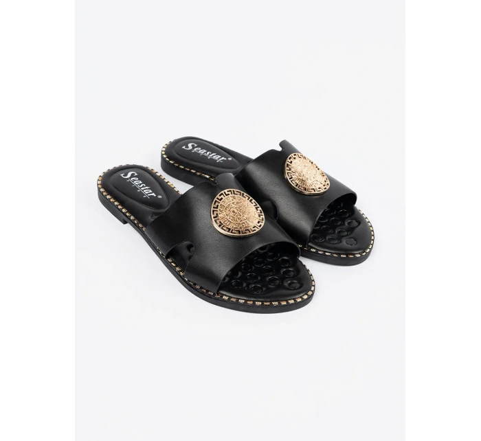 Praktické černé  nazouváky dámské na plochém podpatku