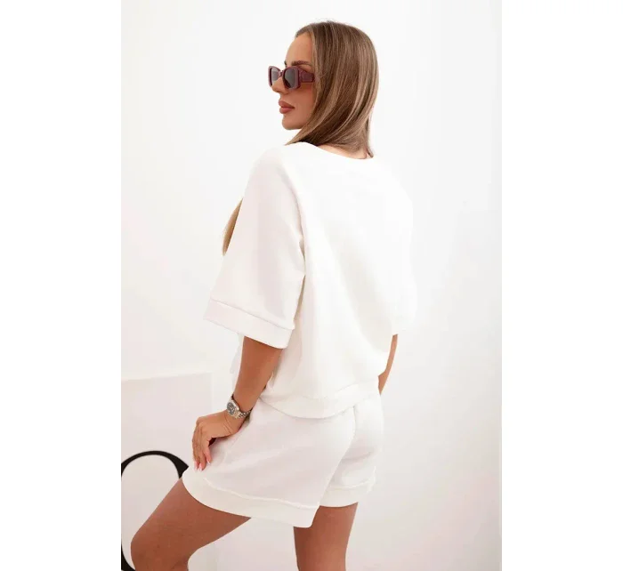 Dámská máslová souprava s halenkou s krátkým rukávem a šortkami s gumičkou ecru Dámská máslová souprava s halenkou s krátkým rukávem a šortkami s gumičkou ecru