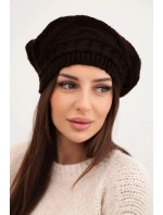 Dámská zimní pletená čepice volného střihu s ozdobným vzorem model 21878079 hnědá - K-Fashion Dámská zimní pletená čepice volného střihu s ozdobným vzorem model 21878079 hnědá - K-Fashion