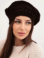 Dámská zimní pletená čepice volného střihu s ozdobným vzorem K378 hnědá