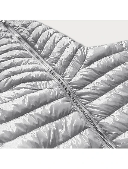 Stříbrná prošívaná dámská bunda s kapucí model 16146907 - S'WEST Stříbrná prošívaná dámská bunda s kapucí model 16146907 - S'WEST