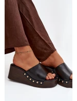 Dámské nazouváky na platformě se zlatými Černé model 21918859 - Boto