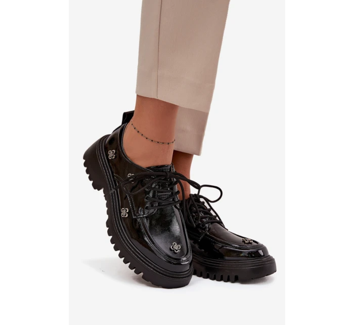 Dámské lakované kožené polobotky s připínacími doplňky Artiker – černé