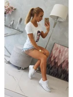 Halenka s ženskou grafikou bílá