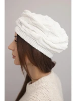 Dámská zimní čepice s ozdobným pletením a krystaly K398 bílá