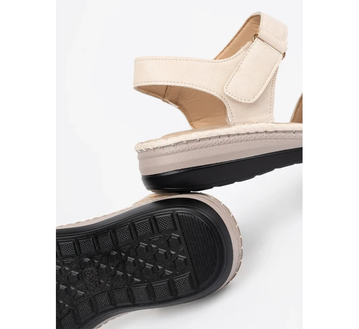 Klasické  sandály černé dámské na klínku