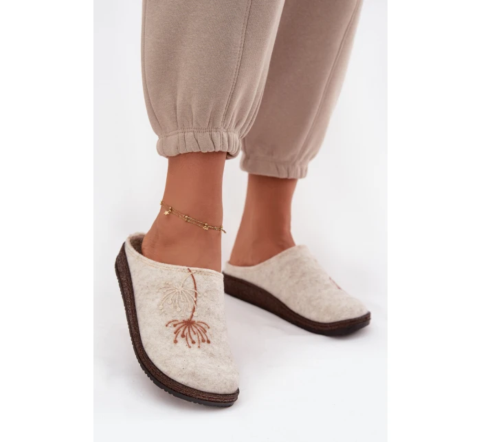 Dámské domácí obuv pantofle model 21714570 béžové - Inblu