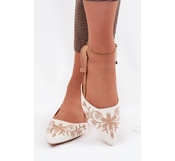 Dámské sandály s výšivkou na ploché Camel Grelia Dámské sandály s výšivkou na ploché Camel Grelia