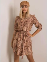 Šaty LK SK model 14832905 světle hnědá - FPrice Šaty LK SK model 14832905 světle hnědá - FPrice