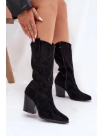 Dámské perforované kozačky ve stylu kovbojek na sloupkovém podpatku S.Barski – černé, eko kůže Dámské perforované kozačky ve stylu kovbojek na sloupkovém podpatku S.Barski – černé, eko kůže
