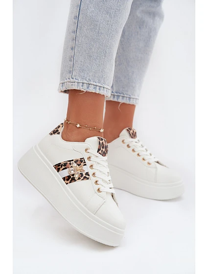 Dámské tenisky na platformě s přezkou Bílá leopardí vzor model 21918943 - Boto Dámské tenisky na platformě s přezkou Bílá leopardí vzor model 21918943 - Boto