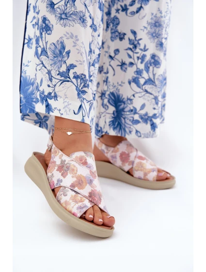 Dámské sandály z eko kůže s květinami multikolor Tosmelia Dámské sandály z eko kůže s květinami multikolor Tosmelia