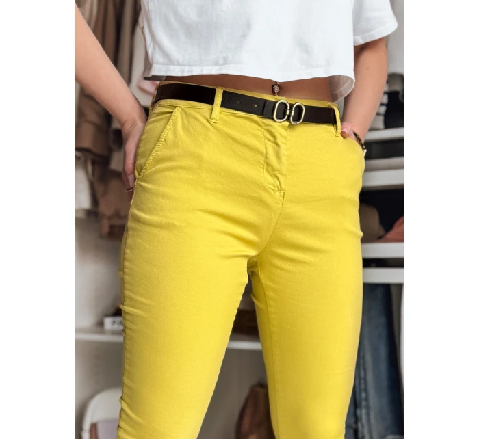 Dámské kalhoty slim fit s páskem LINESKA hořčicová FashionStreet UY2579