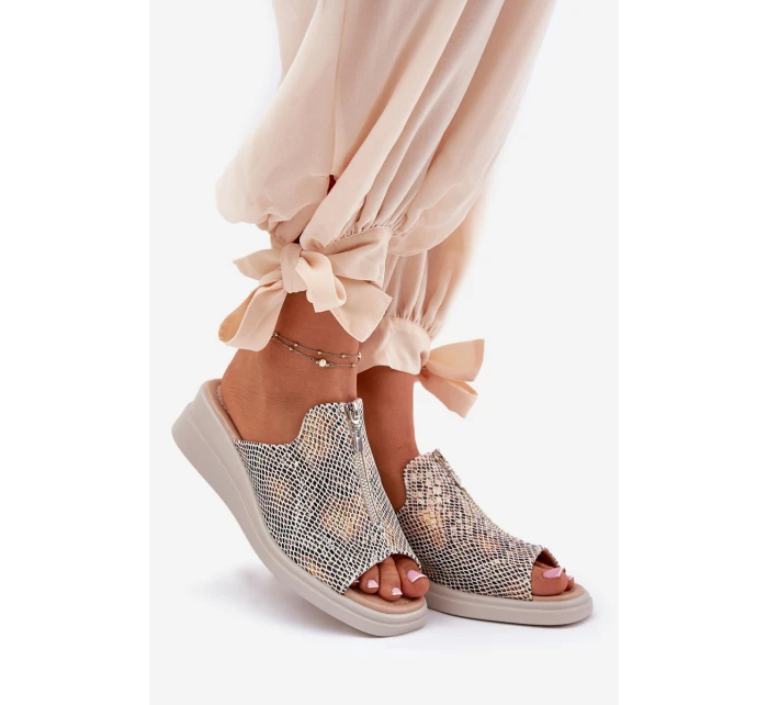 Dámské sandály na klínu se zipem zvířecí vzor béžové Irriva Dámské sandály na klínu se zipem zvířecí vzor béžové Irriva