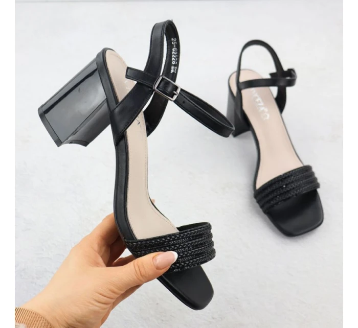 Dámské černé sandály na jehlovém podpatku Vinceza 62228