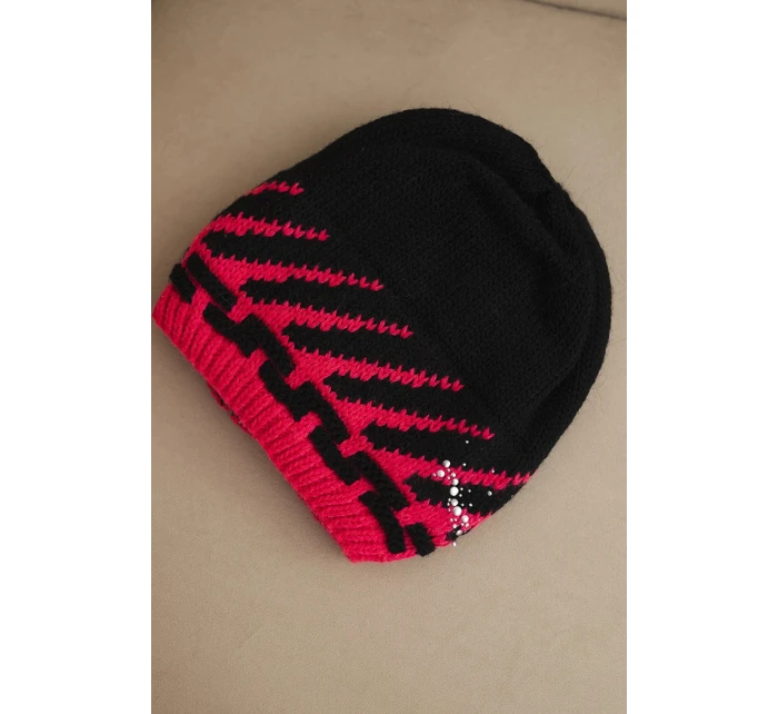 Dámská zimní čepice z vlny s geometrickým vzorem a kamínky K469 černá + fuchsie