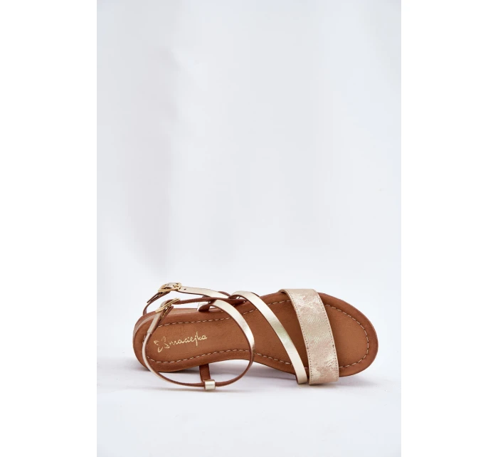 Kožené dámské sandály na plochém podpatku model 21697455 zlaté - Maciejka