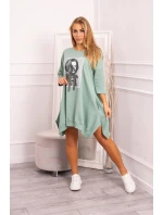 Šaty s potiskem a model 21755714 spodní částí tmavě mátové barvy - K-Fashion